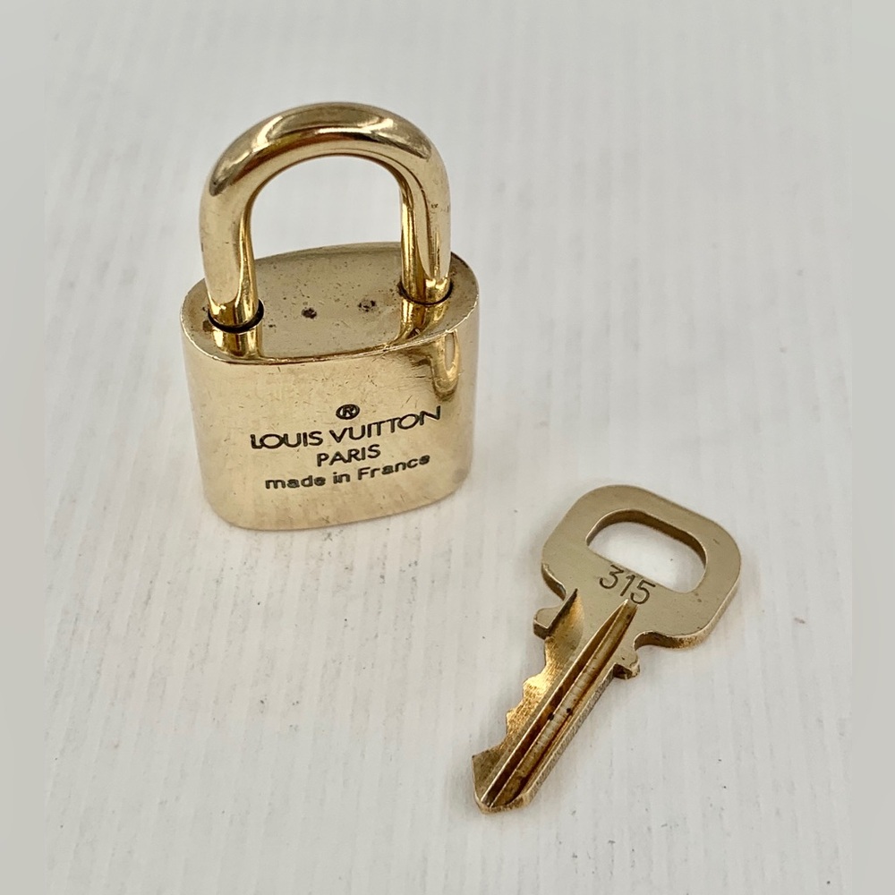 Authentic VGUC Louis Vuitton LV Lock & Key - #315 - Picture 1 of 5